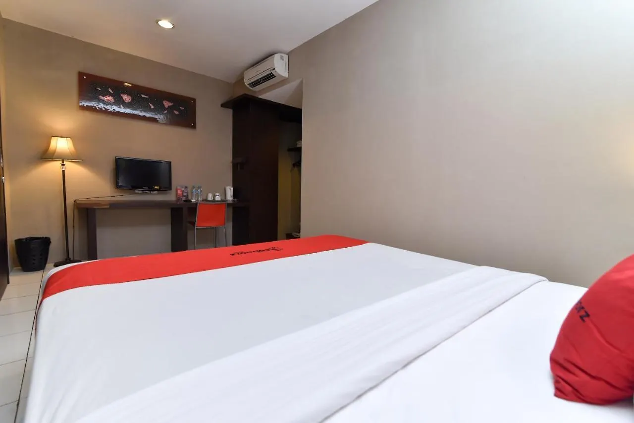 Hotel Reddoorz Plus @ Raya Legian