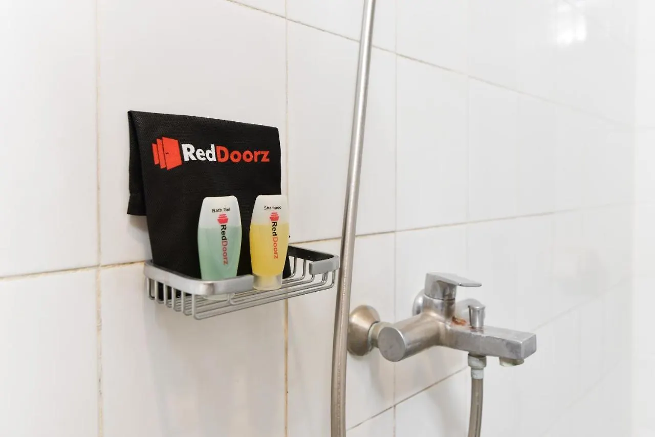 Reddoorz Plus @ Raya Legian 3*,  Indonesia